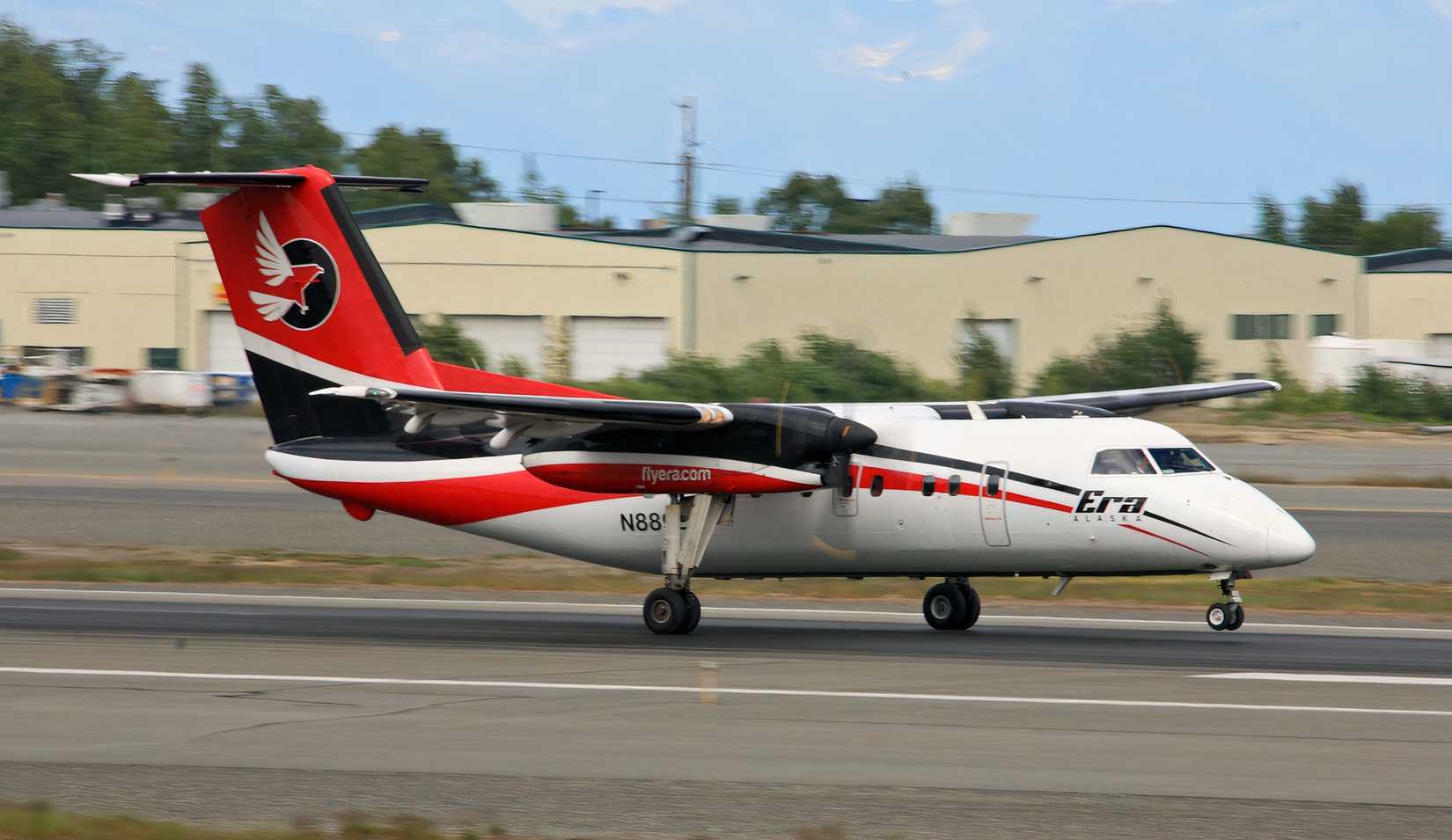 Era_Aviation_plane_landing_at_ANC