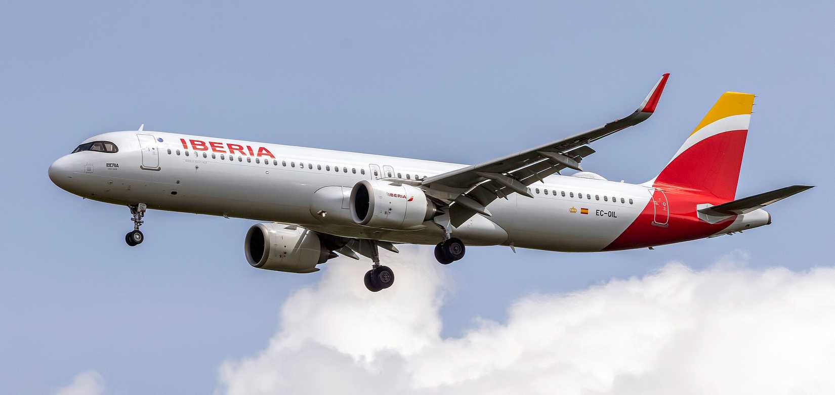 Iberia Airbus A321XLR on final approach at Washington Dulles International Airport, Virginia