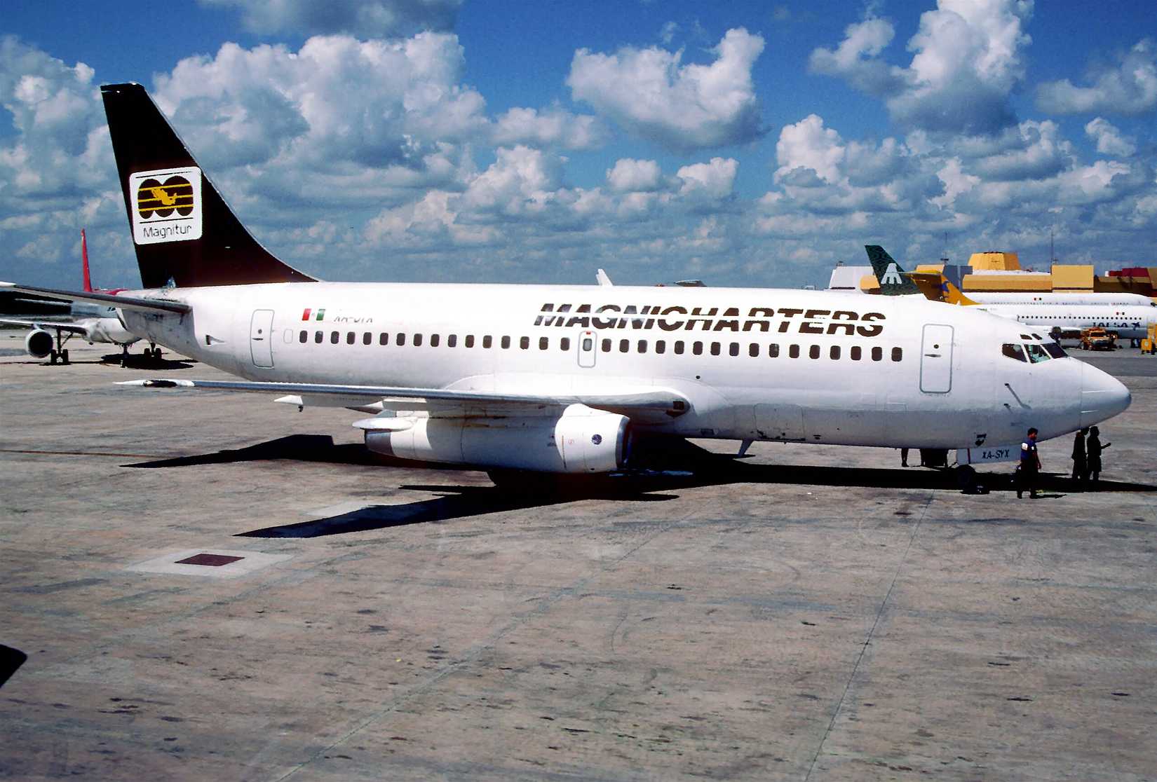 Magnicharters Boeing 737-222; XA-SYX at Cancun Airport