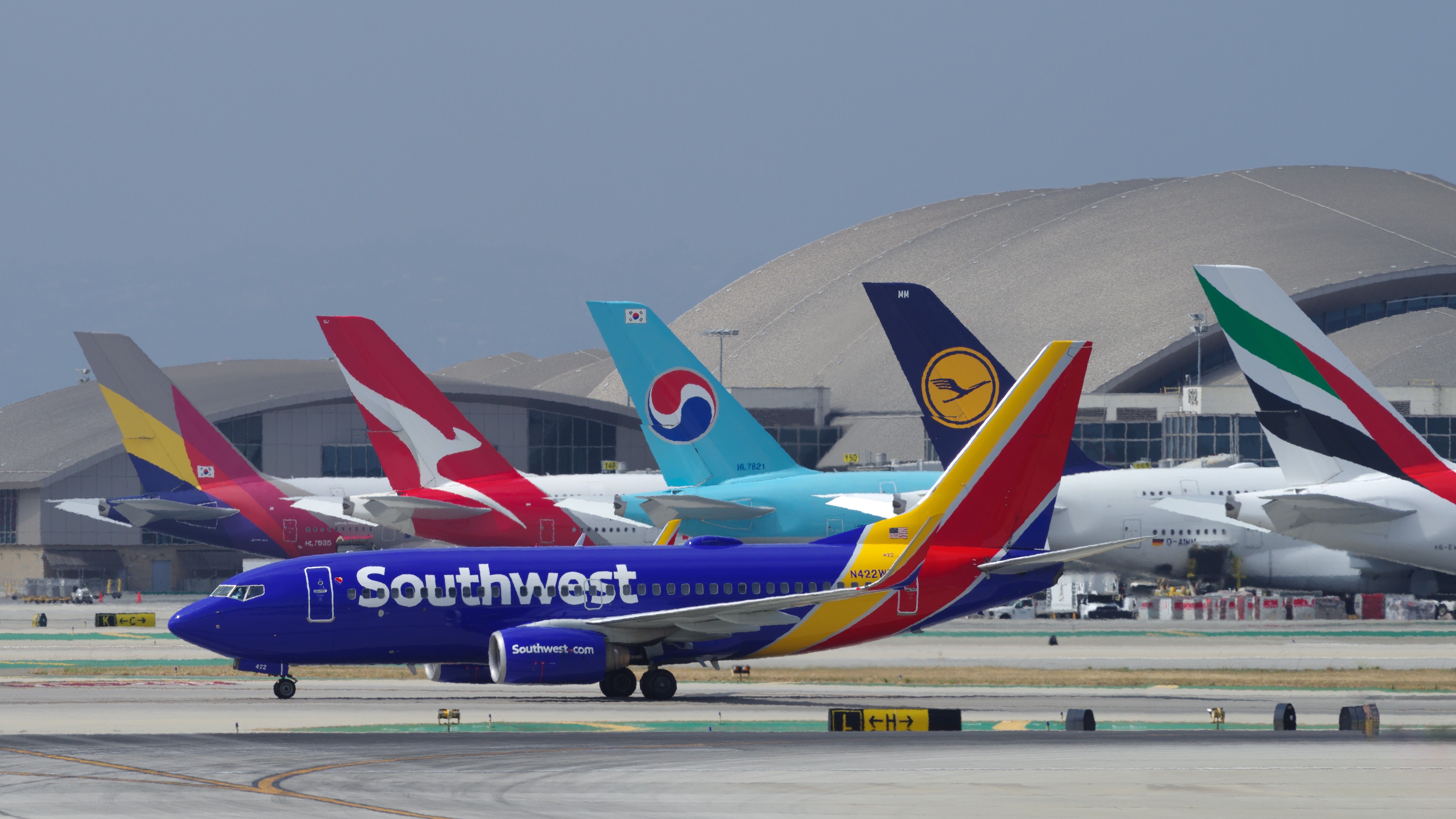 Southwest 737-700 taxiing at LAX