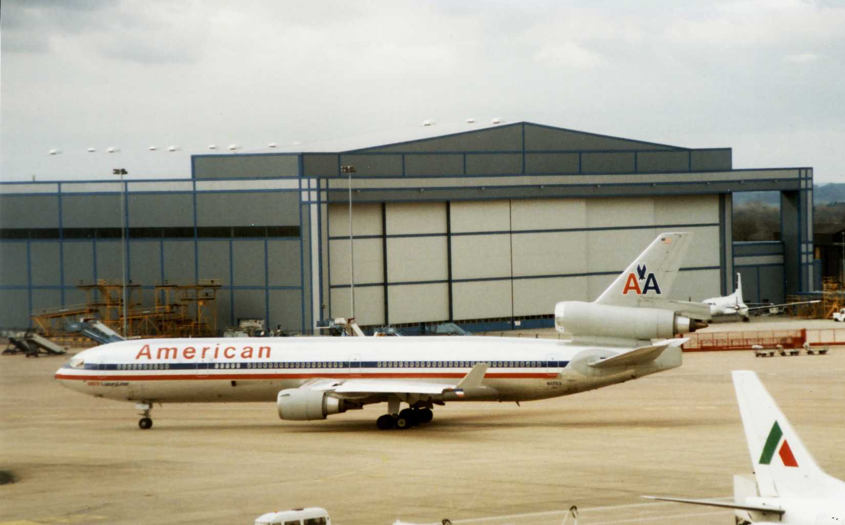 American Airlines MD-11 on taxi