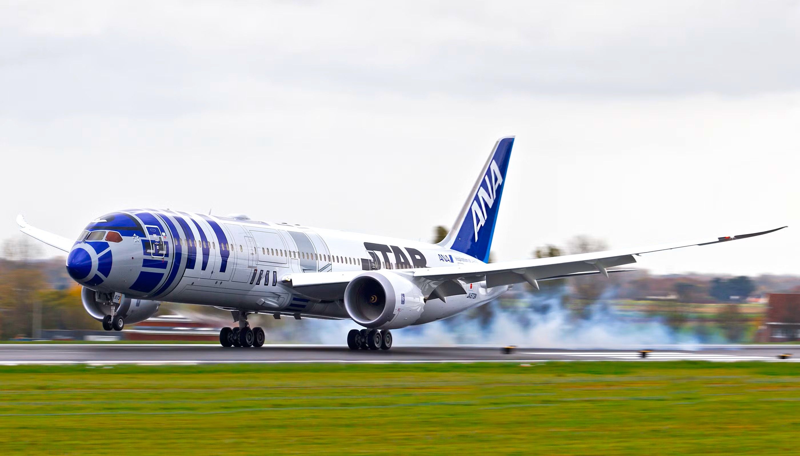 【非売品】 ANA × STAR WARS R2-D2 Boeing 787-9 ANA unveils Star Wars R2-D2 livery for 787-9 Dreamliner