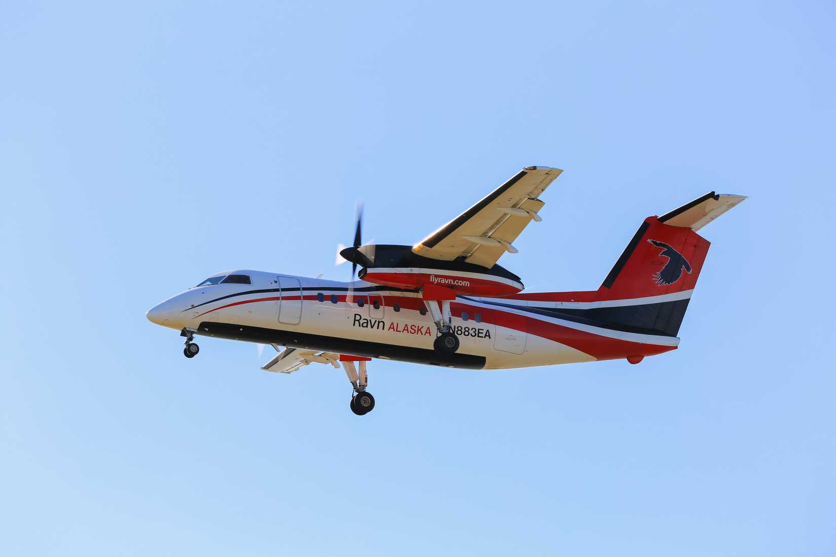 Ravn Alaska Bombardier Dash 8 on approach