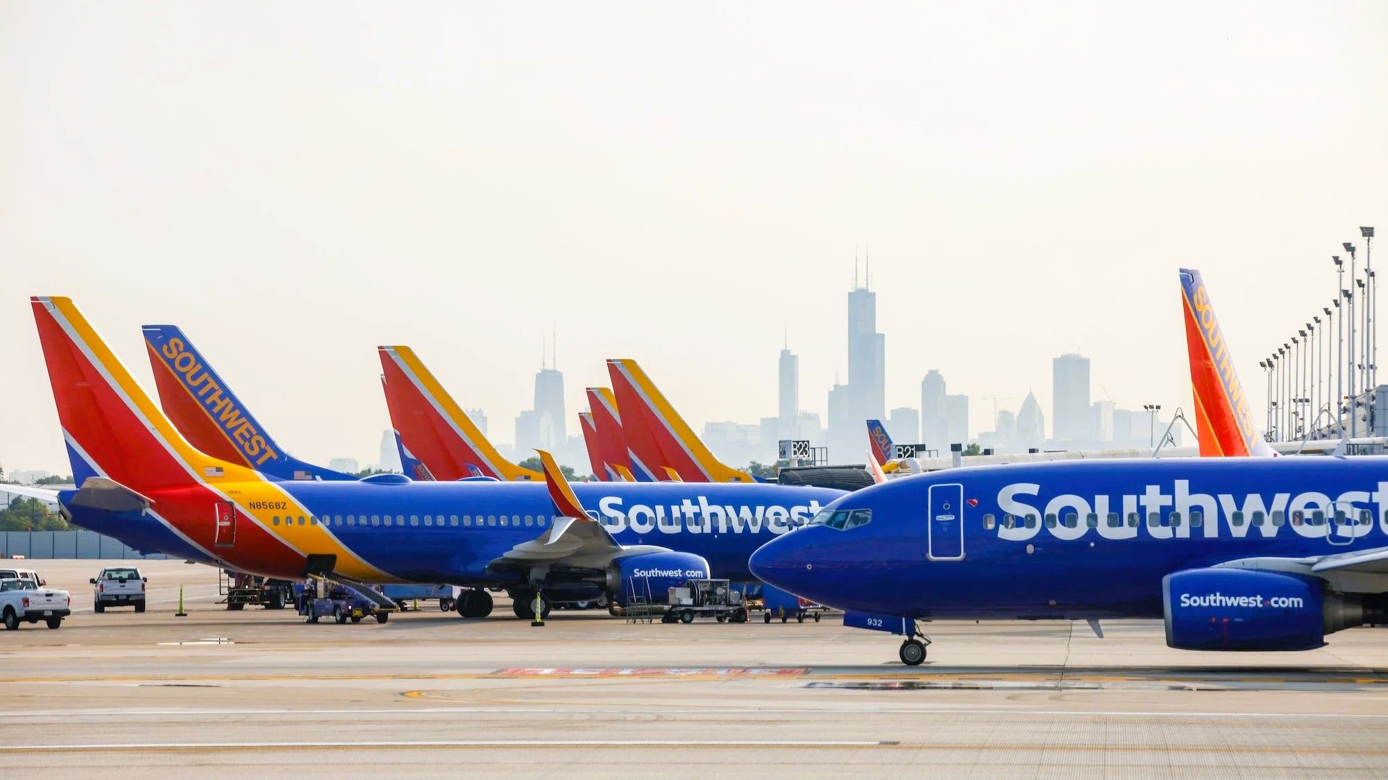 Southwest Shakeup: Airline Announces Leadership Changes, Faces Widespread Internet Outage