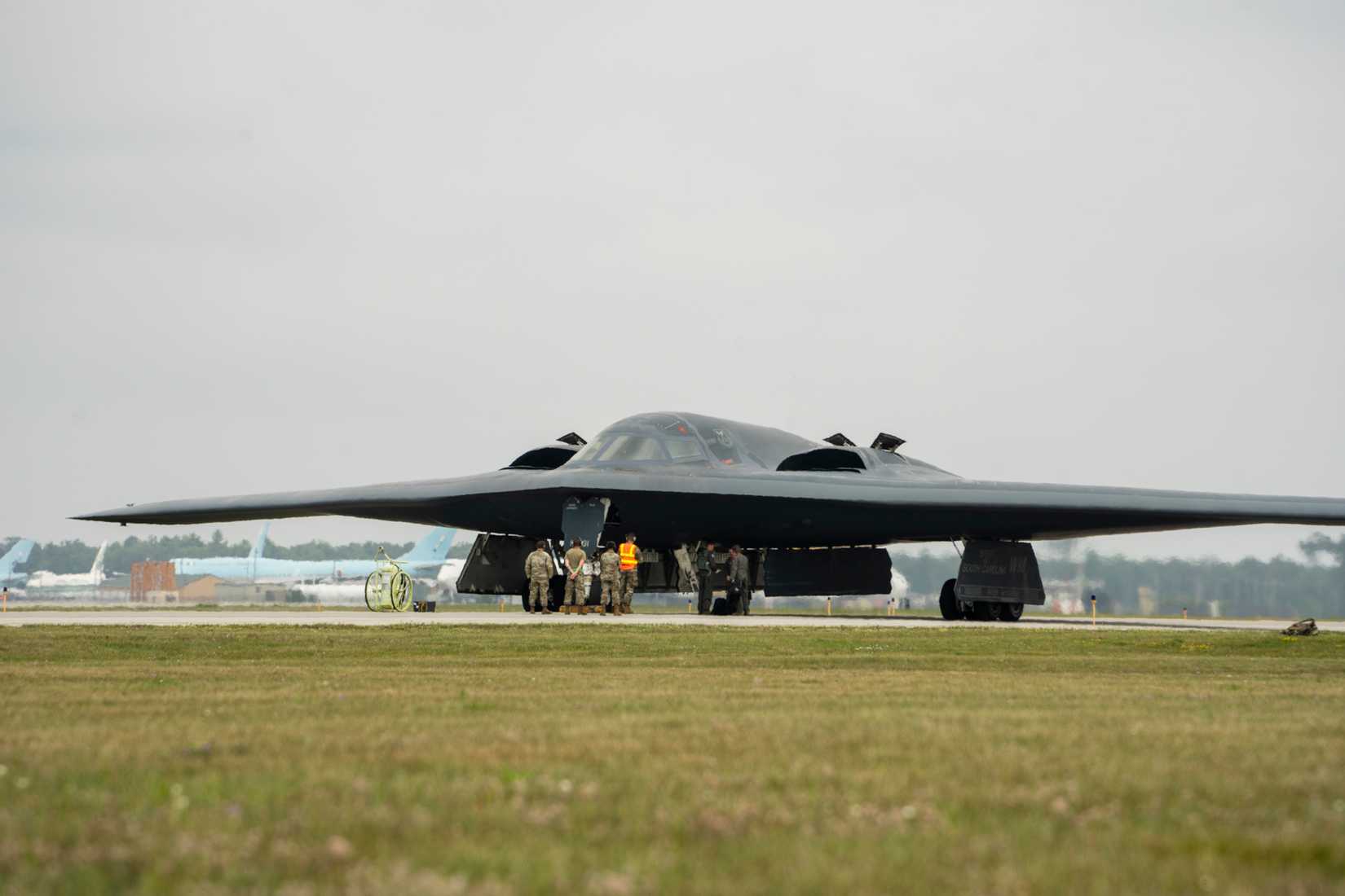 U.S. Air National Guard Airmen assigned to the 131st Bomb Wing participate in a B-2 Spirit stealth bomber aircrew changeover, Aug. 5, 2025.