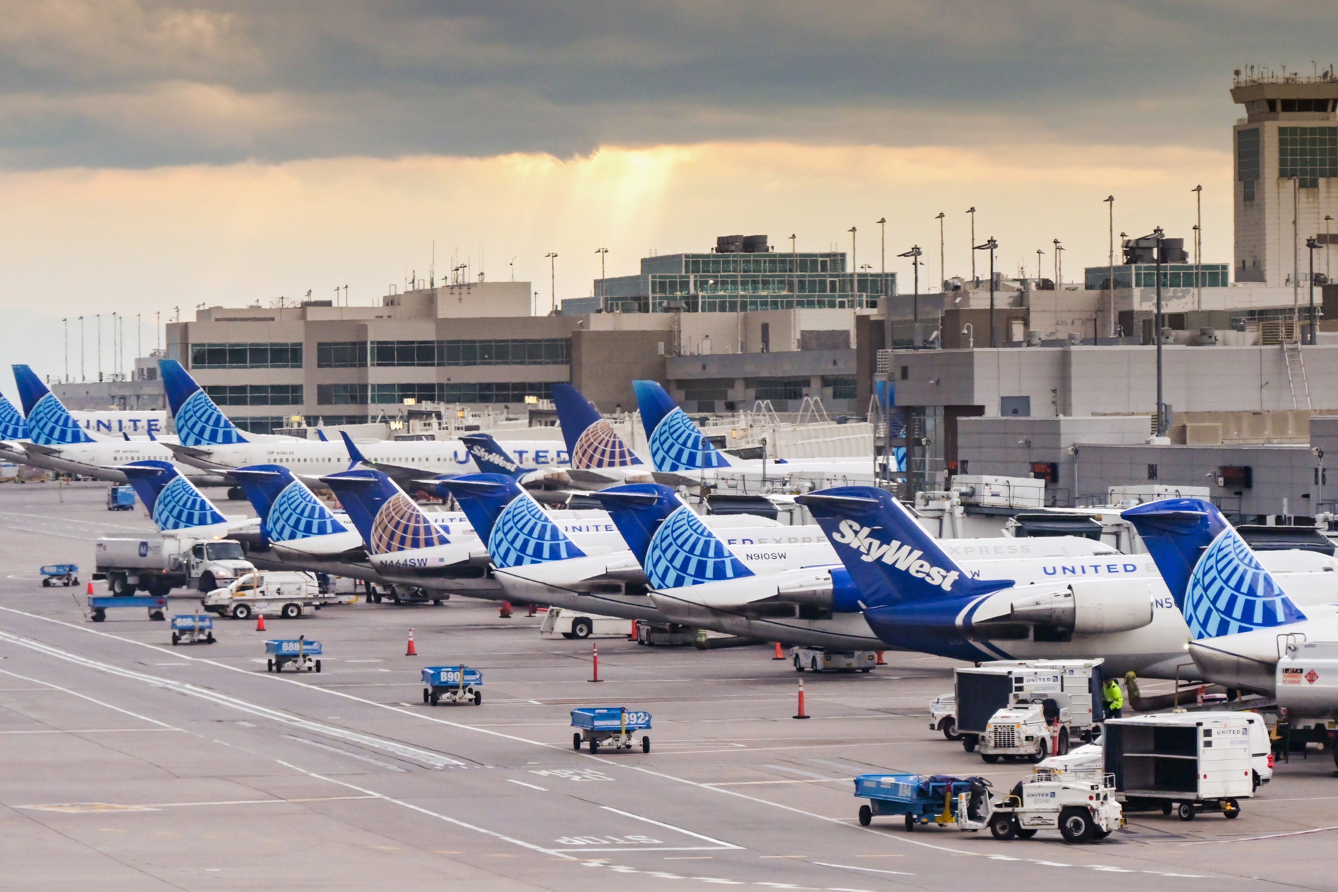 United Airlines Passenger Scammed ,000 After Calling Customer Service